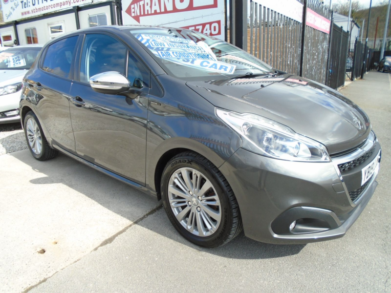 2019 Peugeot 208 1.2 Puretech Signature Hatchback 5dr Petrol Manual Euro 6 (s/s) (82 Ps) in Grey — image 1