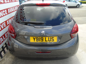 2019 Peugeot 208 1.2 Puretech Signature Hatchback 5dr Petrol Manual Euro 6 (s/s) (82 Ps) in Grey — image 6