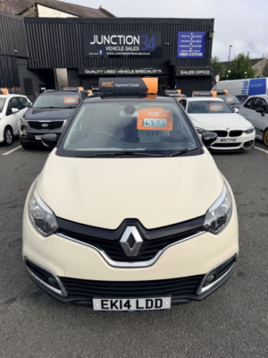 2014 Renault Captur 1.5 Dynamique S Medianav Dci 90 Stop & Start in White — image 3