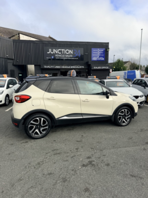 2014 Renault Captur 1.5 Dynamique S Medianav Dci 90 Stop & Start in White — image 5