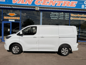 2025 Ford Transit Custom 2.0 320 Ecoblue Limited Panel Van 5dr Diesel Manual L1 H1 Euro 6 136 Ps in White — image 3