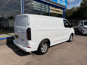 2025 Ford Transit Custom 2.0 320 Ecoblue Limited Panel Van 5dr Diesel Manual L1 H1 Euro 6 136 Ps in White — image 6