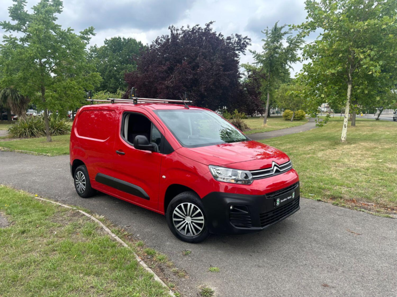2019 Citroen Berlingo 1.5 Bluehdi 650 Enterprise M in Red — image 1