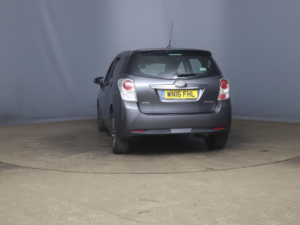 2016 Toyota Verso 1.6 D-4d Trend Euro 6 (s/s) 5dr in Grey — image 6