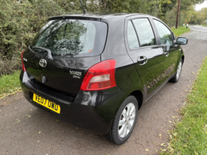 2007 Toyota Yaris 1.3 Vvt-I Zinc in Black — image 3