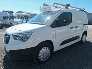 2019 Vauxhall Combo 1.6 Turbo D 2300 Edition Twin Side Door A/c in White — image 4