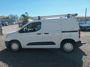 2019 Vauxhall Combo 1.6 Turbo D 2300 Edition Twin Side Door A/c in White — image 5