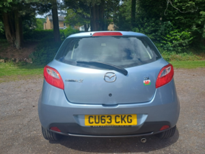 2013 Mazda Mazda2 1.3 Ts in Blue — image 5