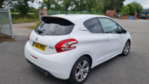 2012 Peugeot 208 1.6 Vti Allure in White — image 2
