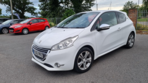 2012 Peugeot 208 1.6 Vti Allure in White — image 6