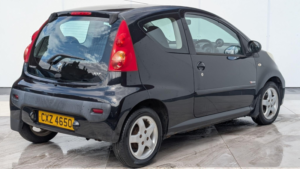 2009 Peugeot 107 1.0 12v Verve Euro 4 3dr in Black — image 6