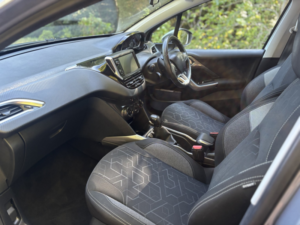 2016 Peugeot 2008 1.6 Bluehdi Active in Grey — image 2