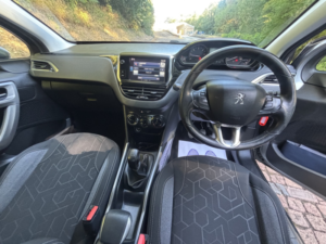 2016 Peugeot 2008 1.6 Bluehdi Active in Grey — image 3