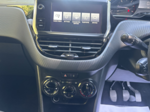 2016 Peugeot 2008 1.6 Bluehdi Active in Grey — image 4