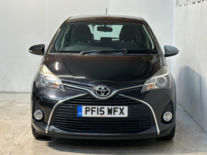 2015 Toyota Yaris 1.33 Dual Vvt-I Icon Euro 5 5dr Euro 5 in Black — image 2