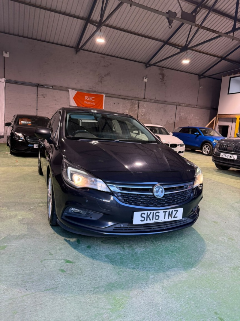 2016 Vauxhall Astra 1.6 Cdti Blueinjection Elite in Black — image 1