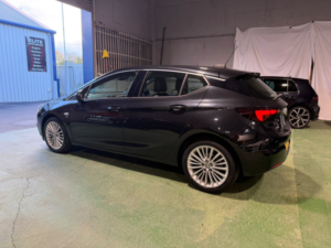 2016 Vauxhall Astra 1.6 Cdti Blueinjection Elite in Black — image 6