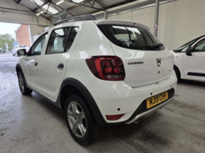 2019 Dacia Sandero Stepway 0.9 Stepway Comfort Tce 90 My18 in White — image 3