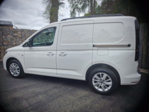 2022 Volkswagen Caddy 2.0 Tdi C20 Commerce Pro in White — image 2
