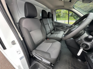 2022 Renault Trafic 2.0 Dci Blue Sl28 Business L1 H1 Euro 6 (s/s) 5dr in White — image 2