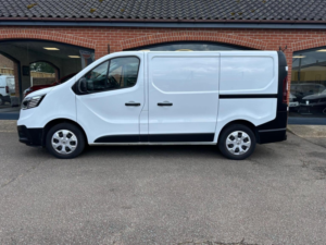 2022 Renault Trafic 2.0 Dci Blue Sl28 Business L1 H1 Euro 6 (s/s) 5dr in White — image 4