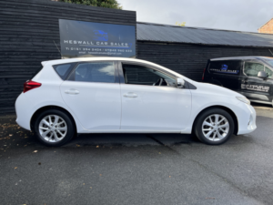 2014 Toyota Auris 1.3 Dual Vvt-I Icon in White — image 2