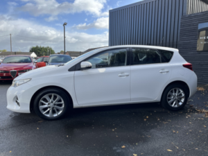 2014 Toyota Auris 1.3 Dual Vvt-I Icon in White — image 6