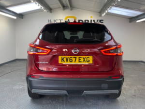 2018 Nissan Qashqai 1.2 Dig-T Tekna SUV 5dr Petrol Manual Euro 6 (s/s) (115 Ps) in Red — image 5