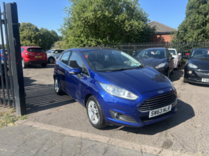 2014 Ford Fiesta 1.0 T Ecoboost Zetec in Blue — image 2