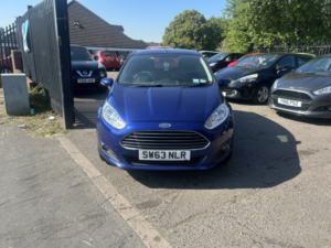 2014 Ford Fiesta 1.0 T Ecoboost Zetec in Blue — image 4