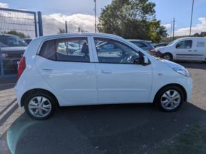 2013 Hyundai I10 1.2 Active in White — image 6