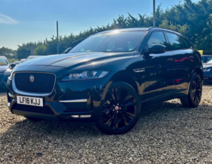 2018 Jaguar F-Pace 2.0 D180 R-Sport Auto AWD Euro 6 (s/s) 5dr in Black — image 4