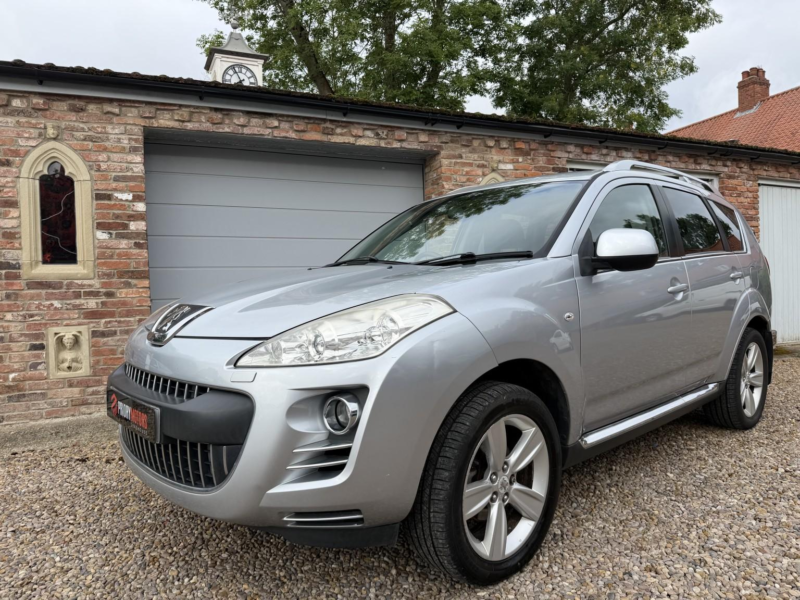 2011 Peugeot 4007 2.2 Hdi Gt in Silver — image 1