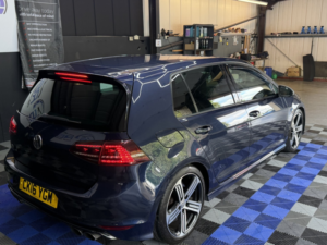 2016 Volkswagen Golf 2.0 Tsi Bluemotion Tech R in Blue — image 4