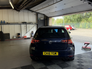 2016 Volkswagen Golf 2.0 Tsi Bluemotion Tech R in Blue — image 6