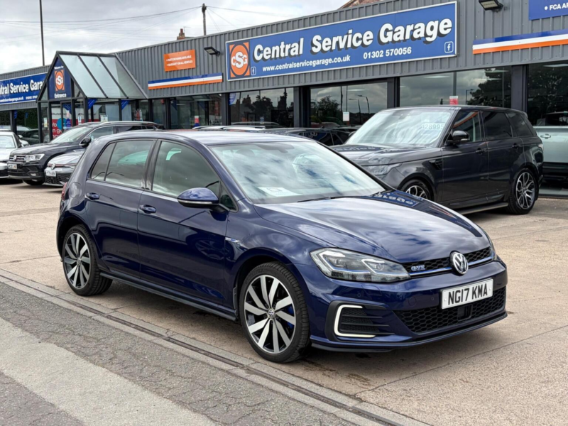 2017 Volkswagen Golf 1.4 Tsi 8.7kwh Gte Advance DSG Euro 6 (s/s) 5dr in Blue — image 1