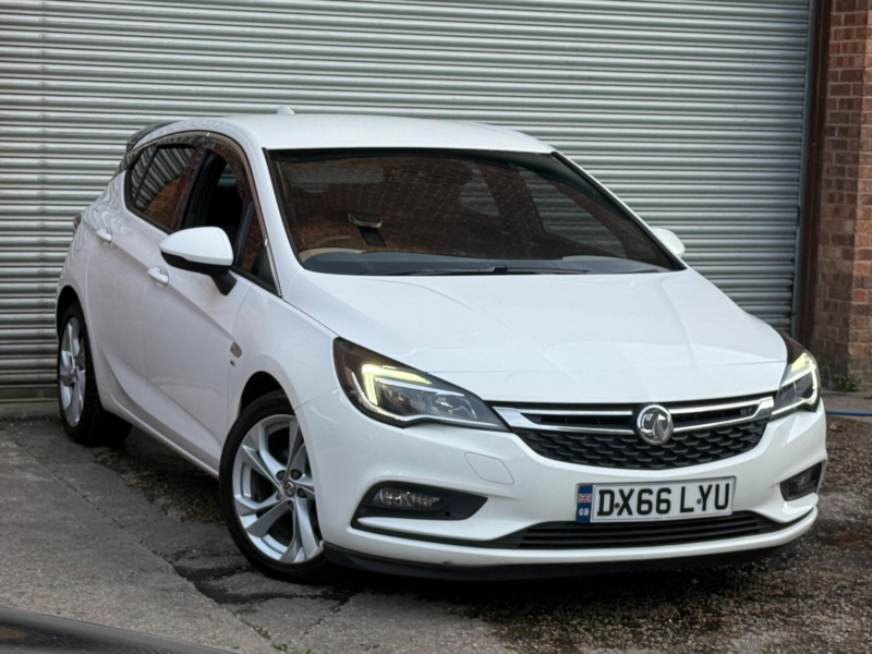2017 Vauxhall Astra 1.4i Turbo Sri Nav Euro 6 5dr in White — image 1