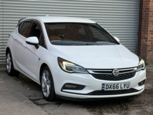 2017 Vauxhall Astra 1.4i Turbo Sri Nav Euro 6 5dr in White — image 3