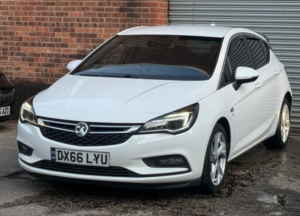 2017 Vauxhall Astra 1.4i Turbo Sri Nav Euro 6 5dr in White — image 5