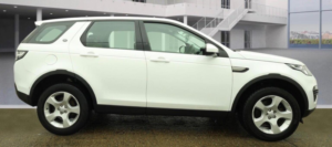 2017 Land Rover Discovery Sport 2.0 Ed4 Se Euro 6 (s/s) 5dr (5 Seat) in White — image 6