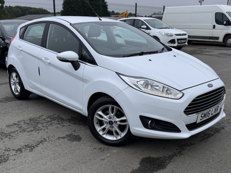 2016 Ford Fiesta 1.0 T Ecoboost Zetec in White — image 1