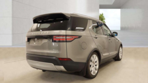 2017 Land Rover Discovery 3.0 Td V6 Hse Luxury Auto 4WD Euro 6 (s/s) 5dr in Silver — image 4