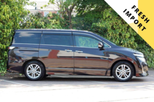 2011 Nissan Elgrand 2.5 Highway Star 5dr 7 Seats in Black — image 2