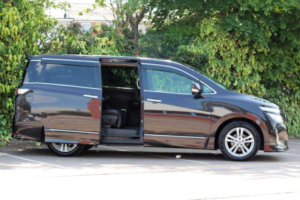 2011 Nissan Elgrand 2.5 Highway Star 5dr 7 Seats in Black — image 3