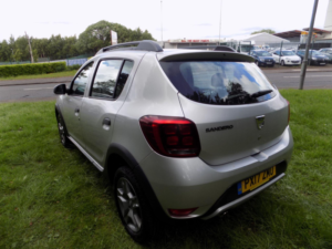 2017 Dacia Sandero Stepway 1.5 Dci Ambiance Euro 6 (s/s) 5dr in Silver — image 4