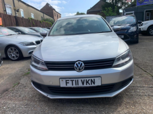 2011 Volkswagen Jetta 2.0 Tdi Se Euro 5 4dr in Silver — image 2