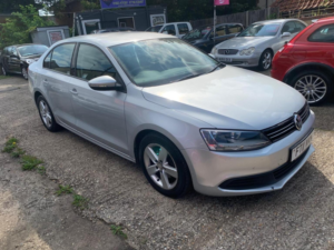 2011 Volkswagen Jetta 2.0 Tdi Se Euro 5 4dr in Silver — image 3