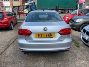 2011 Volkswagen Jetta 2.0 Tdi Se Euro 5 4dr in Silver — image 6