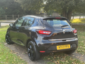 2017 Renault Clio 1.5 Signature Nav Dci 90 in Black — image 3