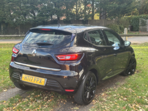 2017 Renault Clio 1.5 Signature Nav Dci 90 in Black — image 4